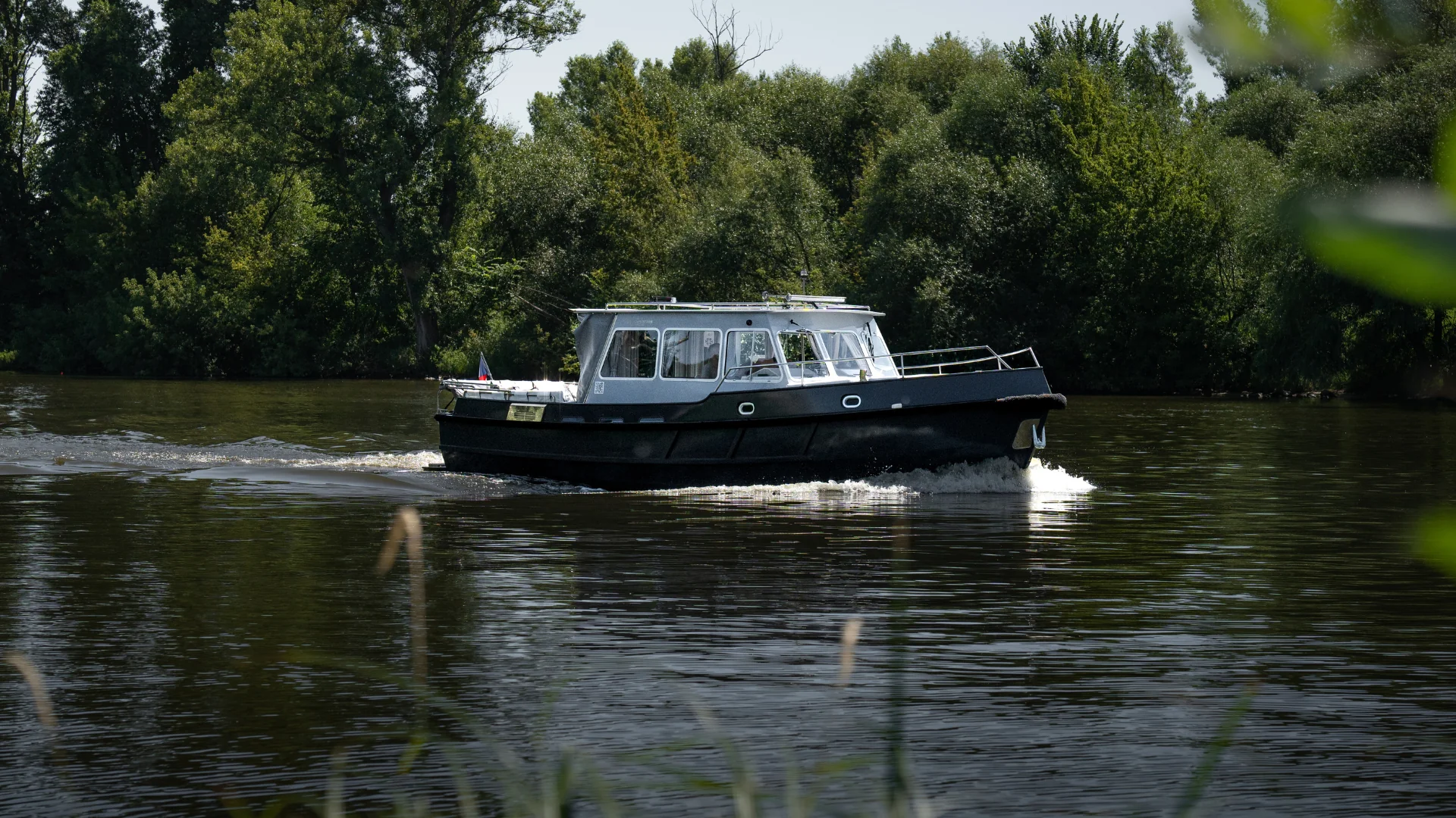 Steel Motor Yacht Jantar 98