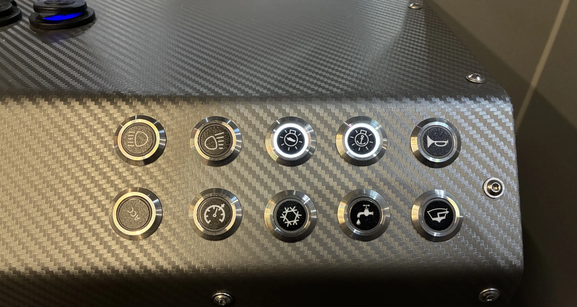 Aluminium Angelboot Kajütboot – HAMMER 599 PRO slide