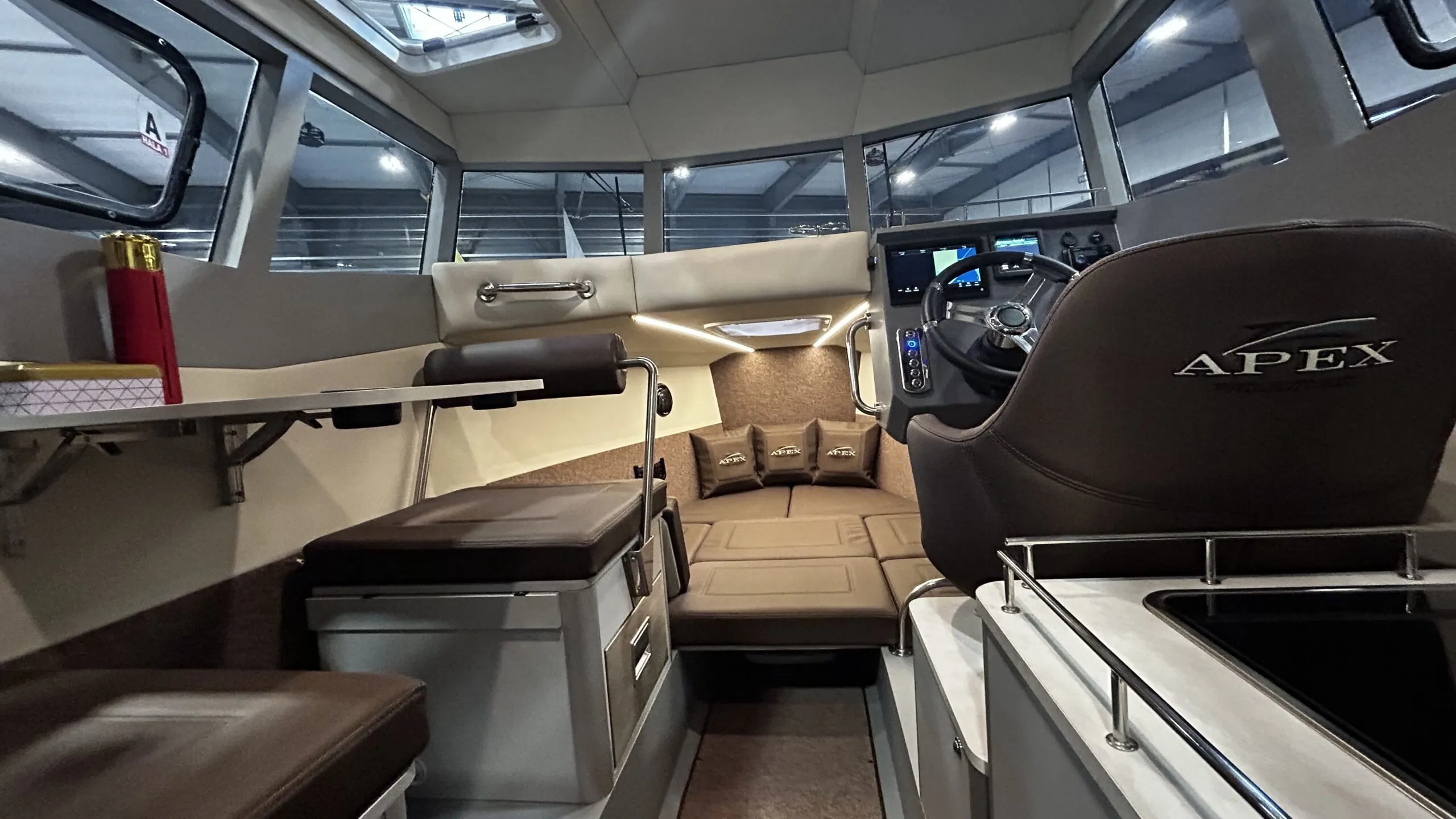 APEX 620 Aluminum Cabin Boat slide