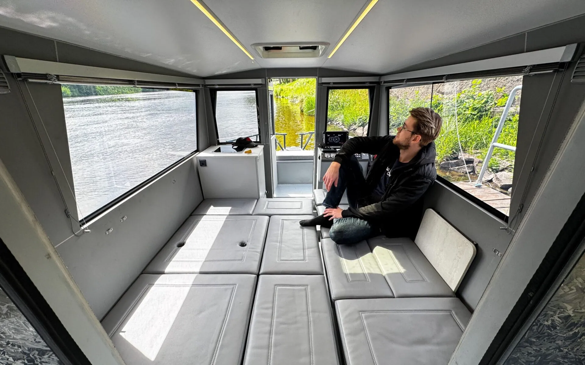 Sturdy, aluminum cabin