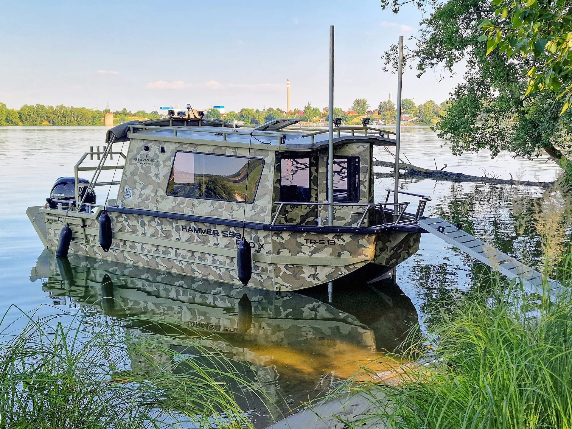 Aluminium Cabin Fishing Boat – HAMMER 599 PRO X slide
