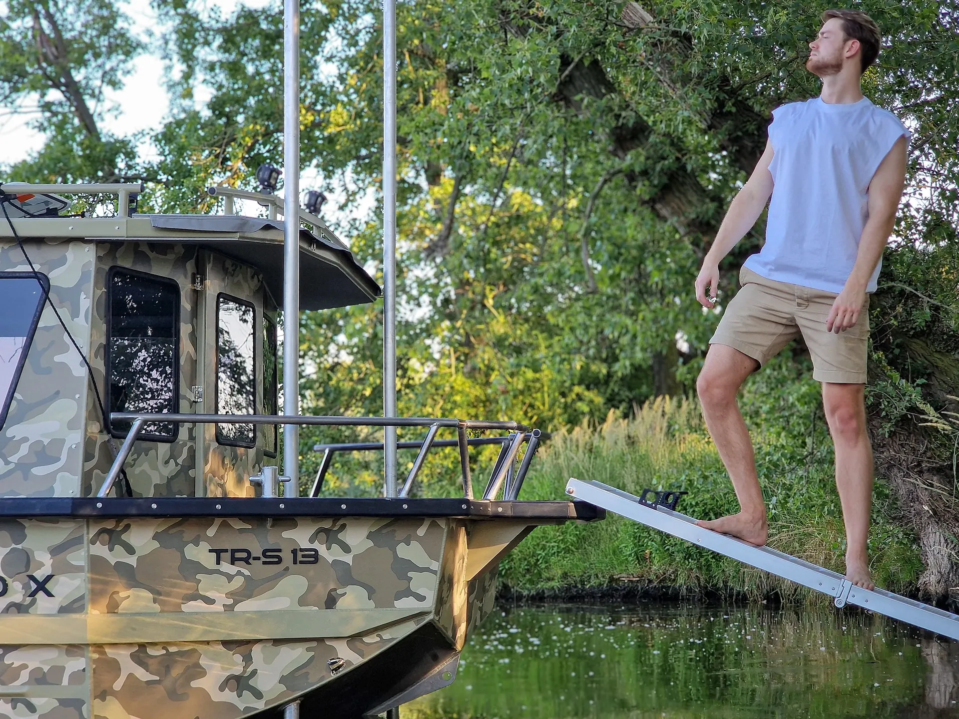 Aluminium Cabin Fishing Boat – HAMMER 599 PRO X slide