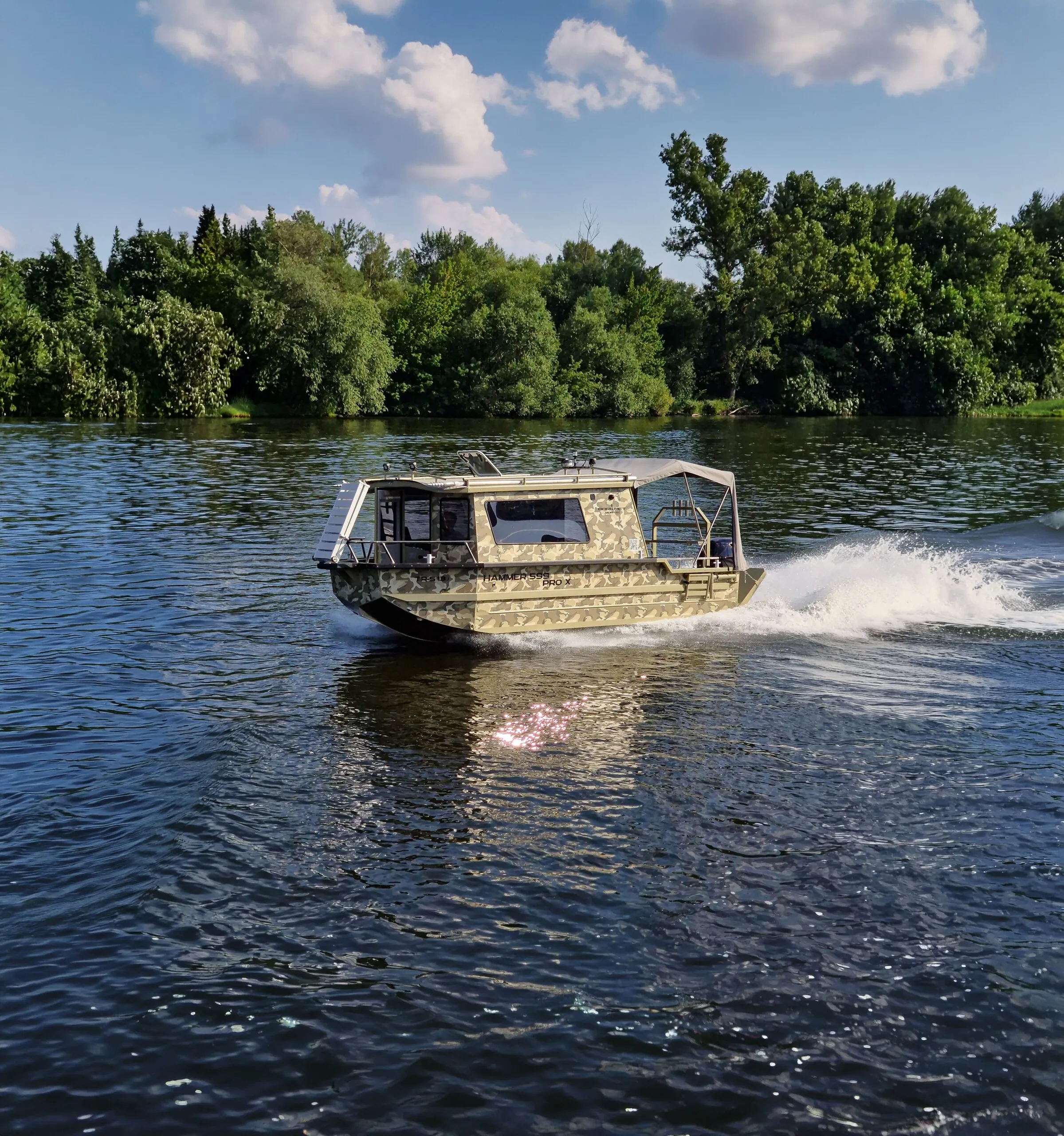 Aluminium Cabin Fishing Boat – HAMMER 599 PRO X slide